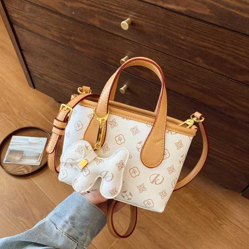 Versatile Ladies Leather Messenger Bag Adjustable Crossbody Shoder Handbag For Daily Essentials Y251120