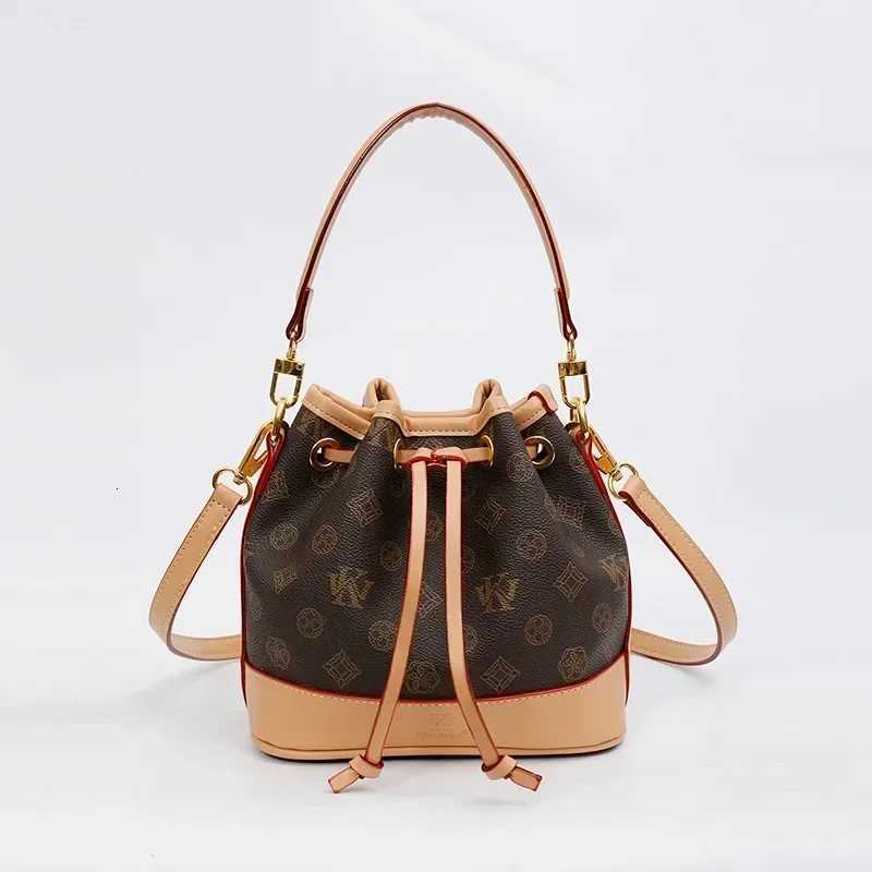 Trendy Wens Crossbody Bag - Premium Leather Shoder Purse Designer Handbags Elegant Ladies Tote Y251120