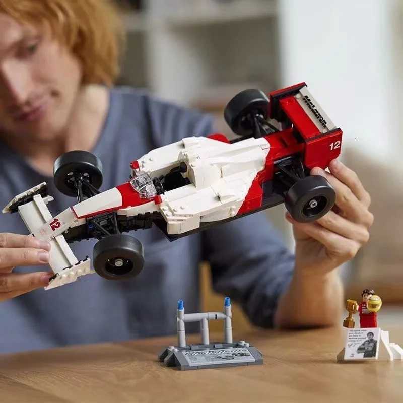 2025NEW 693Pcs Sena Racing Mp4 Nigel Mansell 10330 Mechanical Group Bricks Assembly Model Toy Adults Gift Collection Decor W251120