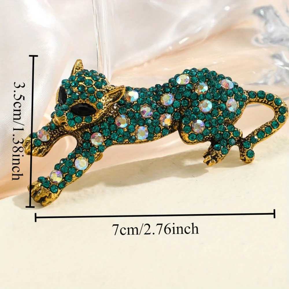 Baroque Luxury Leopard Design Mens and Womens Brooch Pins Wedding Holiday Party GiftsJewelryCostume Accessories K251120