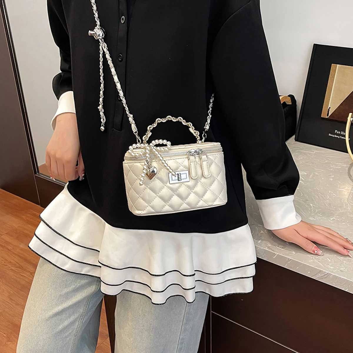 Wens Argyle Quilted Crossbody Bag Lightweight PU Chain Strap Adjustable Zipper Fi for Casual Essential Shoder Bag Y251120