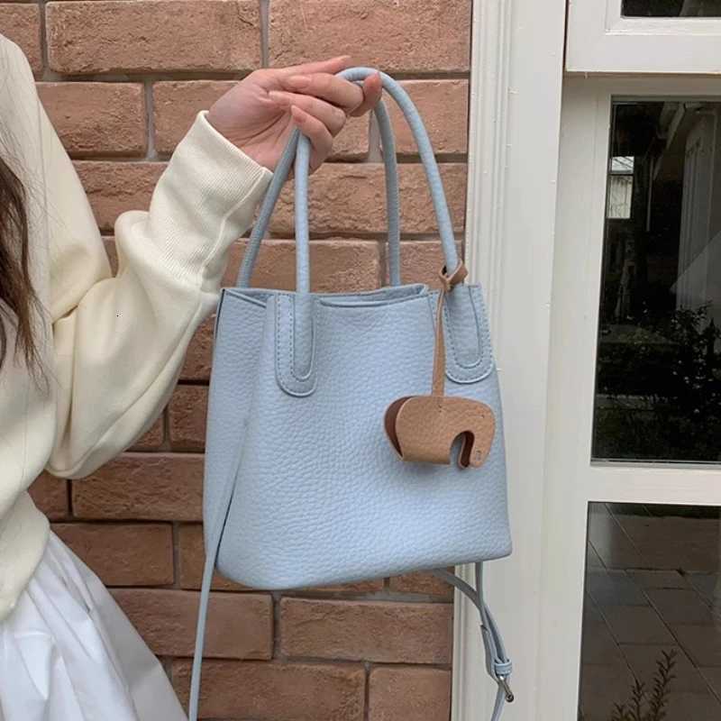 Simple Cmute Wen Shoder Bags Thread Design Ladies Crossbody Bag with Pendant Solid Color Fem Small Bucket Tote Handbag Y251120