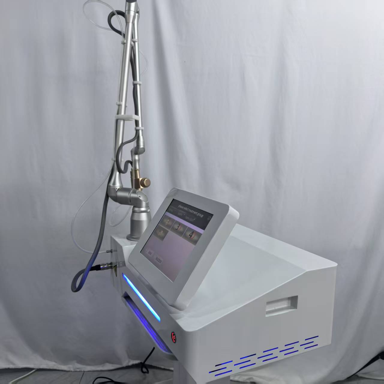 Advanced CO2 Laser Beauty Equipment For Acne Scar Wrinkle Pigmentation Removal and Vaginal Tightening Skin Rejuvenation Salon Clinic Use