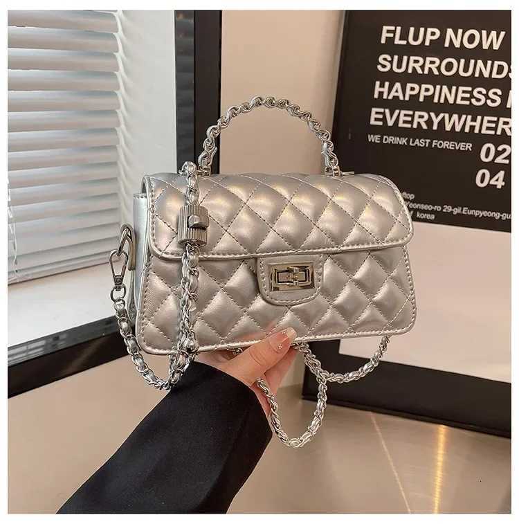 High-quality Diamd Chain Bag Wens 2025 New Fi Xiaoxiangfeng Shoder Bag Versatile Niche Messenger Bag Y251120