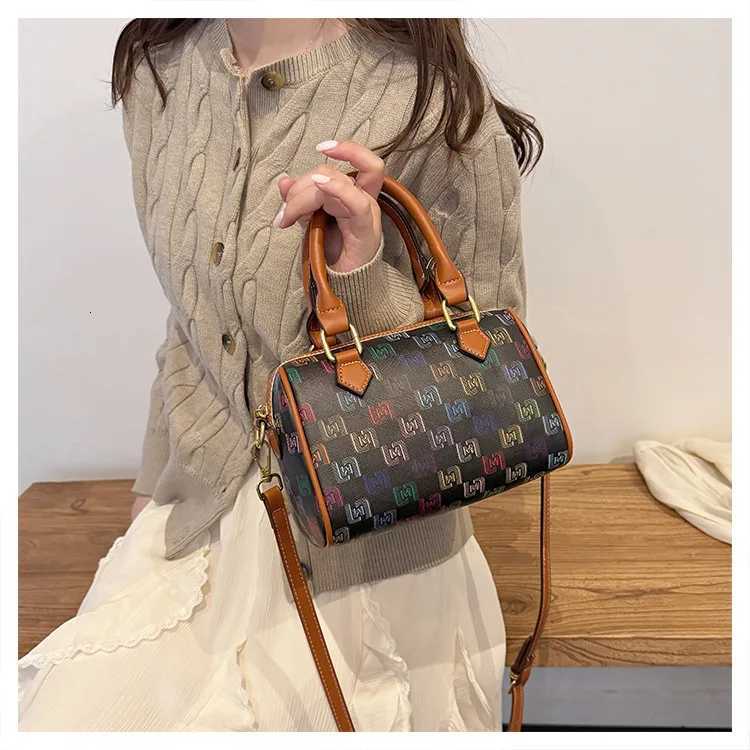 New Wens Bag - Simple Mogram Design High-End Texture Shoder Crossbody Bag Y251120