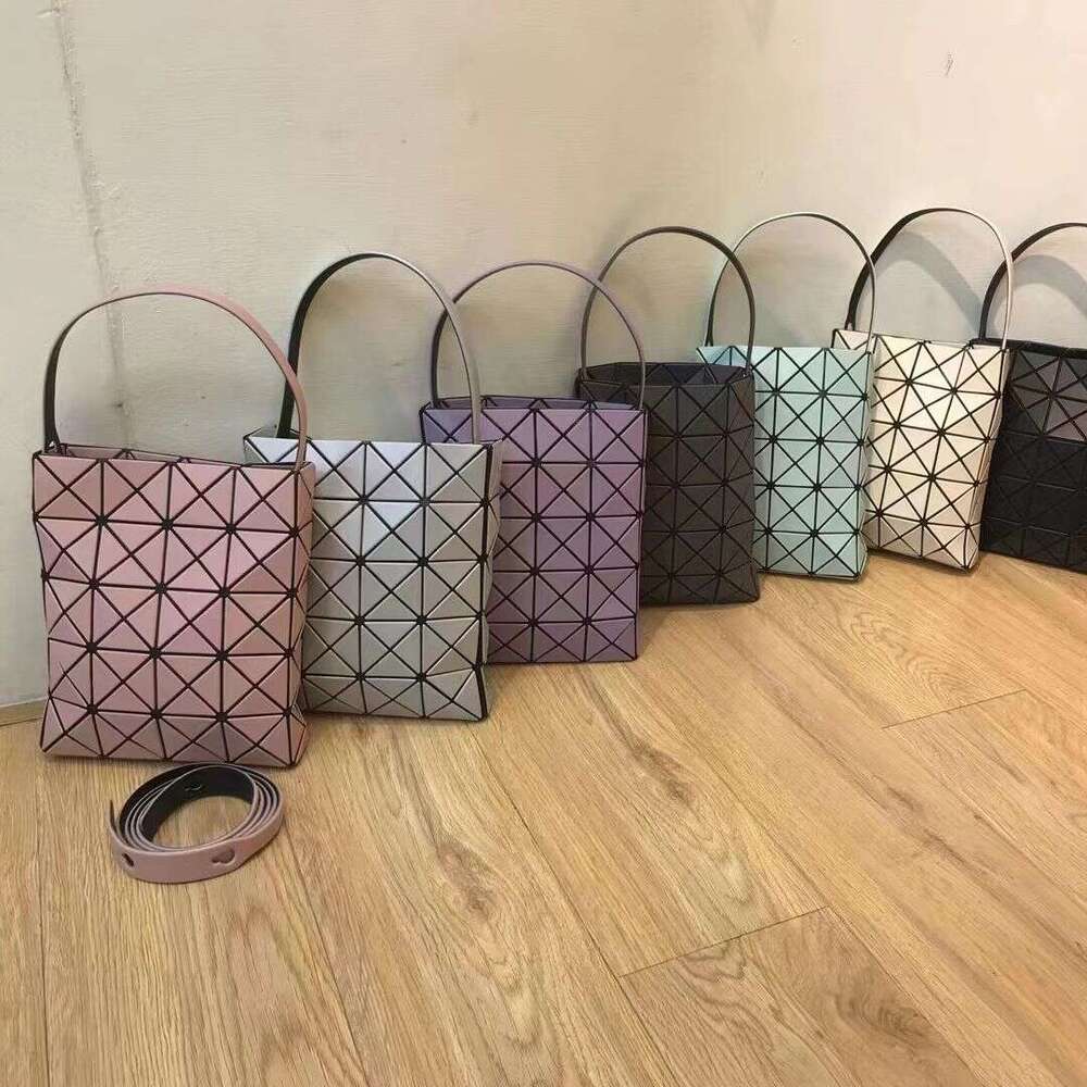 Designer Bag 2025 Japanese Small Square Box Geometric Diamond Grid New Single Shoulder Crossbody Mobile Handbag Fashionable Mini Bag