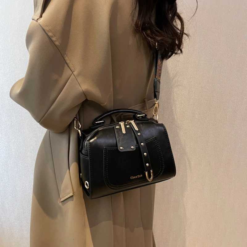 Crossbody Bags for Wen Shoder Bag Minimalist Purse and Handbag Designer Bags Mother Kids Bag for Girl Sac Main Femme Y251120