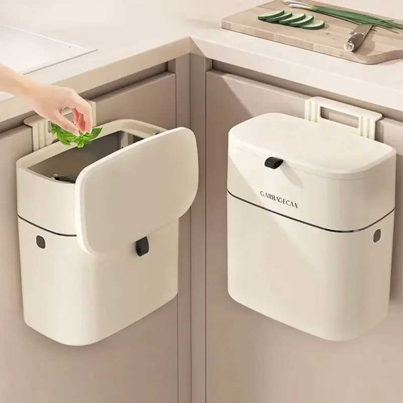 Stylish Hanging Trash Can for Household Toilets - Large Capacity Square Design Convenient Clamshell Lid C251120