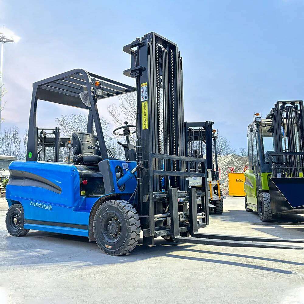 The Warehouse Uses a Mini Electric Forklift to Lift to a Height of 3-6 Meters and a Multi-functional Electric Forklift