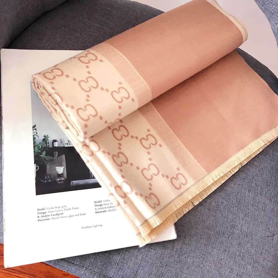 2025 Autumn and Winter New European and American Warm Scarf Women Long Style Air-conditioned Room Shawl Fashion ThickenedT251120