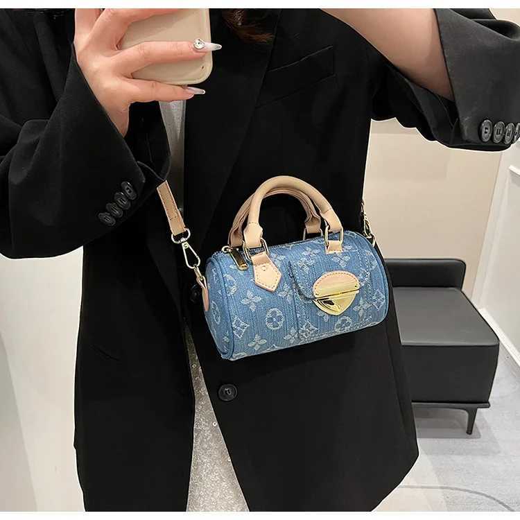 Trendy Denim Crossbody Bag - Stylish Round Tube Purse for Wen Handheld Shoder Carry Casual PartyDurable Cott Y251120