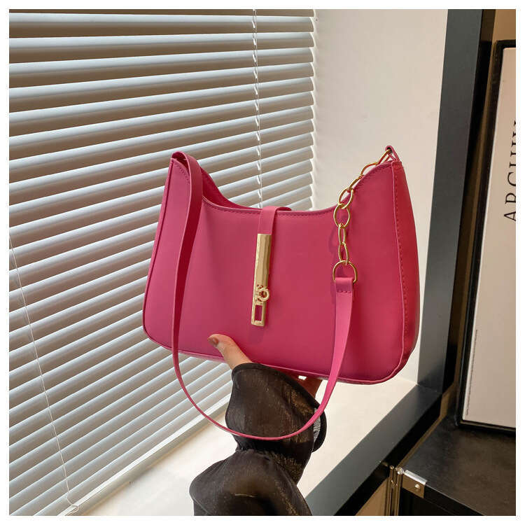 Korean niche design handbag for women in autumn winter 2025, new texture handheld underarm bag, versatile and fashionable shoulder bag