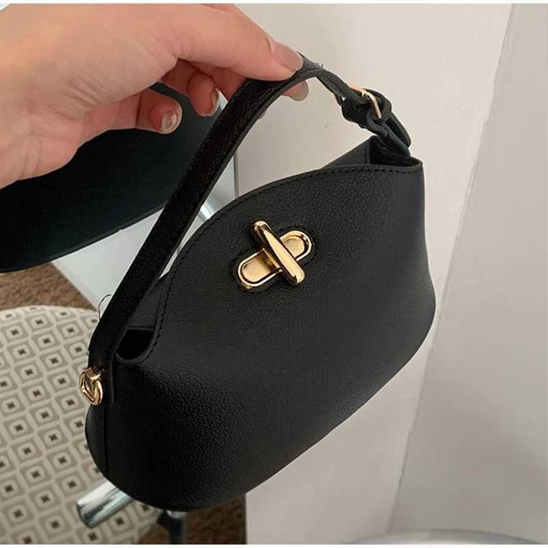 Brand Luxury Lady Bag Simple Texture Fi High-end Design Lady Shoder Bag Solid Color Versatile Trendy Lock Crossbody Bag Y251120