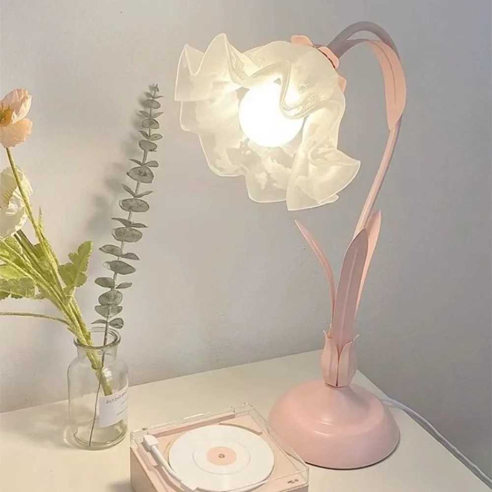 Vintage Three-speed Lighting Night Light Soft Light DIY Floral Table Lamp Bedside LED Reading Light Desktop Decoration M251120