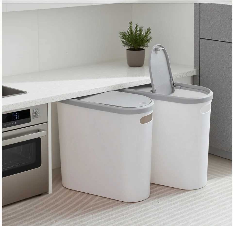 The simple design style of the trash can be easily integrated into a variety of home decoration styles C251120
