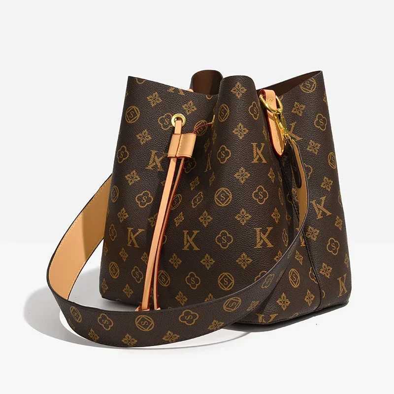 2025 New Shoder Textured Bucket Bag Fi Versatile Handbag Premium Wens Crossbody Bag Y251120