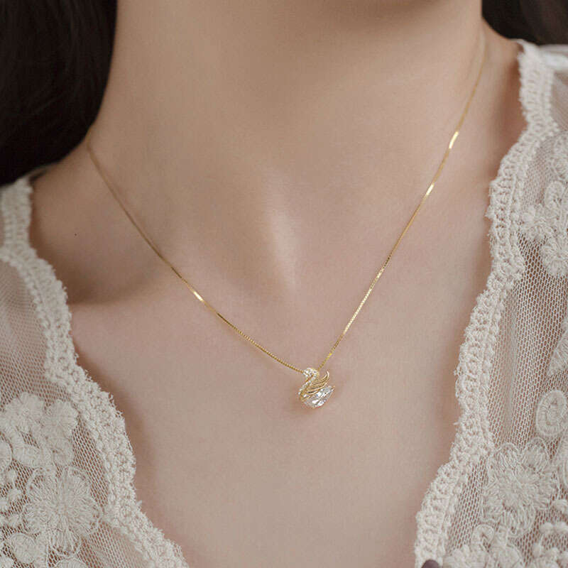 Little Swan Necklace for Women, Light Luxury, High-End Design, Fashionable and Versatile, Niche Celebrity Collarbone Sweater Chain, Gift Wholesale