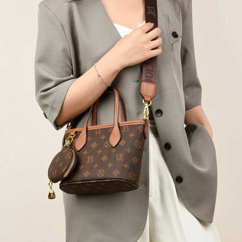 Elegant Fi Crossbody Bag Wens Luxury Zipper Shoder Bag Vintage Fi Design Chain Detachable Strap Y251120