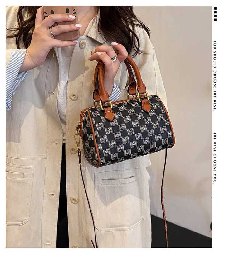 New Wens Bag - Simple Mogram Design High-End Texture Shoder Crossbody Bag Y251120