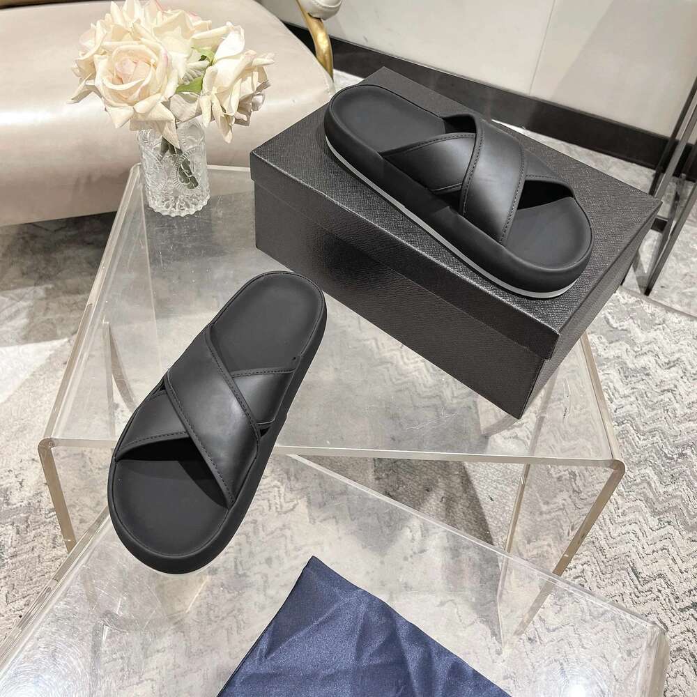 Men Size38-46 Genuine Leather Slippers Flat Platform Summer Slides Beach Flats Leisure Designer Shoes atillas De Hombre