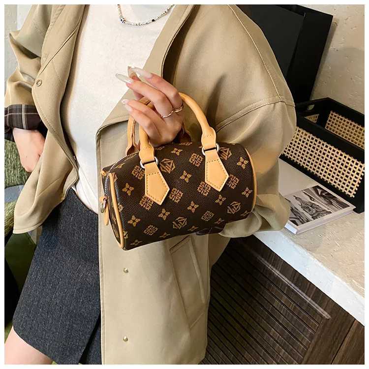 25 Autumn Winter Must-Have Wens Classic Printing Bag - Simple Atmosphere Cmuting Handbag/Shoder Mahes Trench Coats Y251120