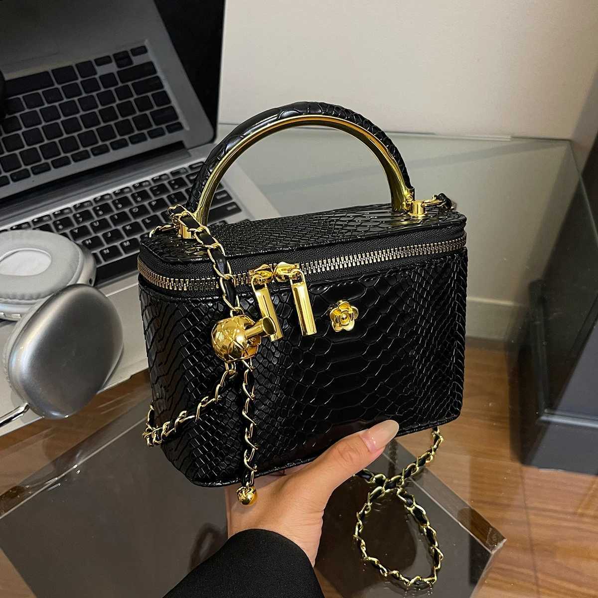 Fi Snake Print Shoder Bag Glossy Finish Metal Flower Decor Large Capacity Zipper Adjustable Strap Mtifuncti Daily Y251120