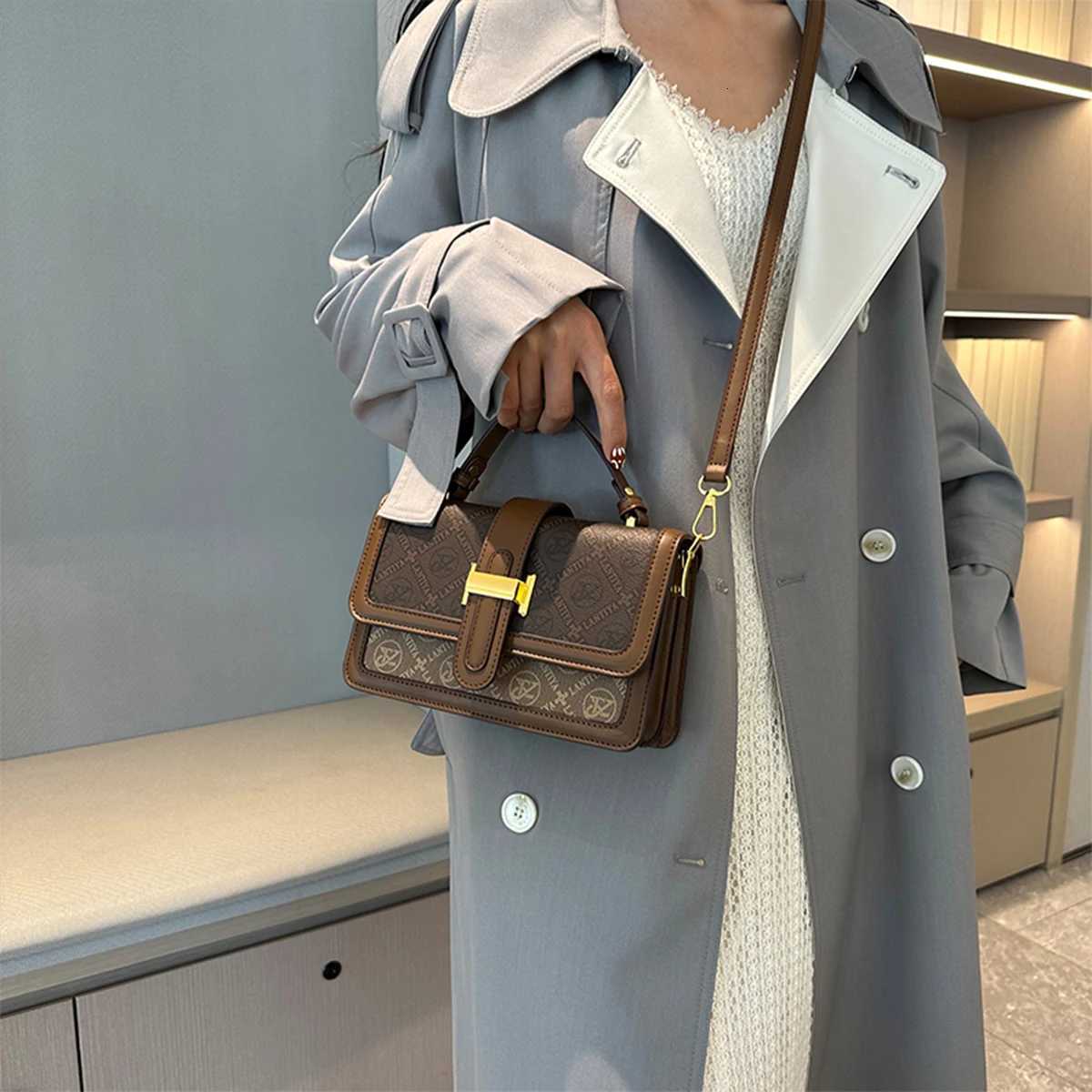 Vintage Letter-Print Crossbody Bag for Wen Quilted PU Trim Magnetic Flap Inner Zip Adjustable Strap for Daily Cmute Handbag Y251120