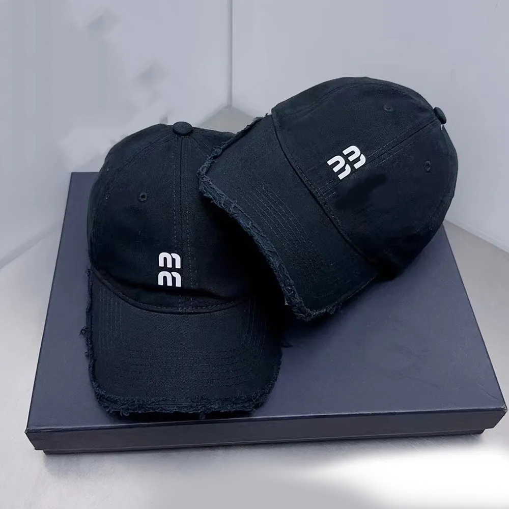 Designer Women's Ball Caps Spring Casual Rhinestone Letter Hats Classics Baseball Caps Fashion Lattice Warm Casquette Vacation Beach Versatile Hat