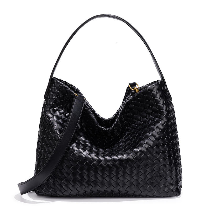 Large capacity women's woven shoulder bag fashionable and versatile daily commuting handbag underarm bag retro matte crossbody bag