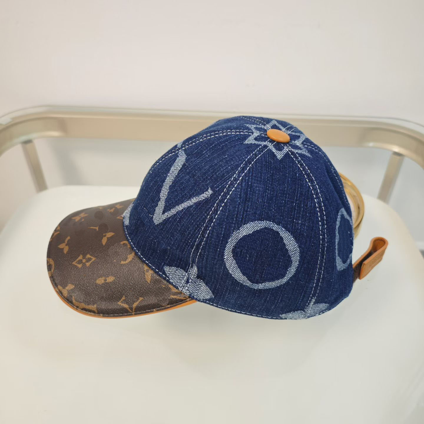 2026ssLuxurious and fashionable men's and women's denim patchwork hats, luxurious tennis caps, designer leather baseball caps, adjustable classic caps, sunscreen 011