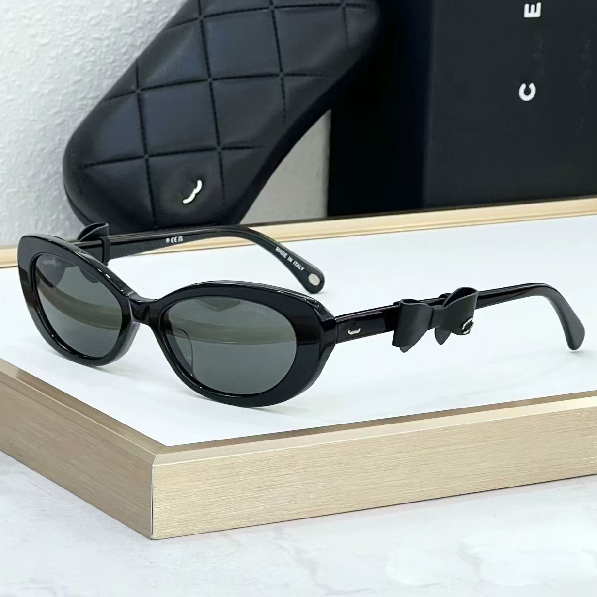 Designer Sunglasses for women cat eye Butterfly Knot sunglasses Classic Eyeglasses square frame Outdoor Beach Sun Glasses For women nice