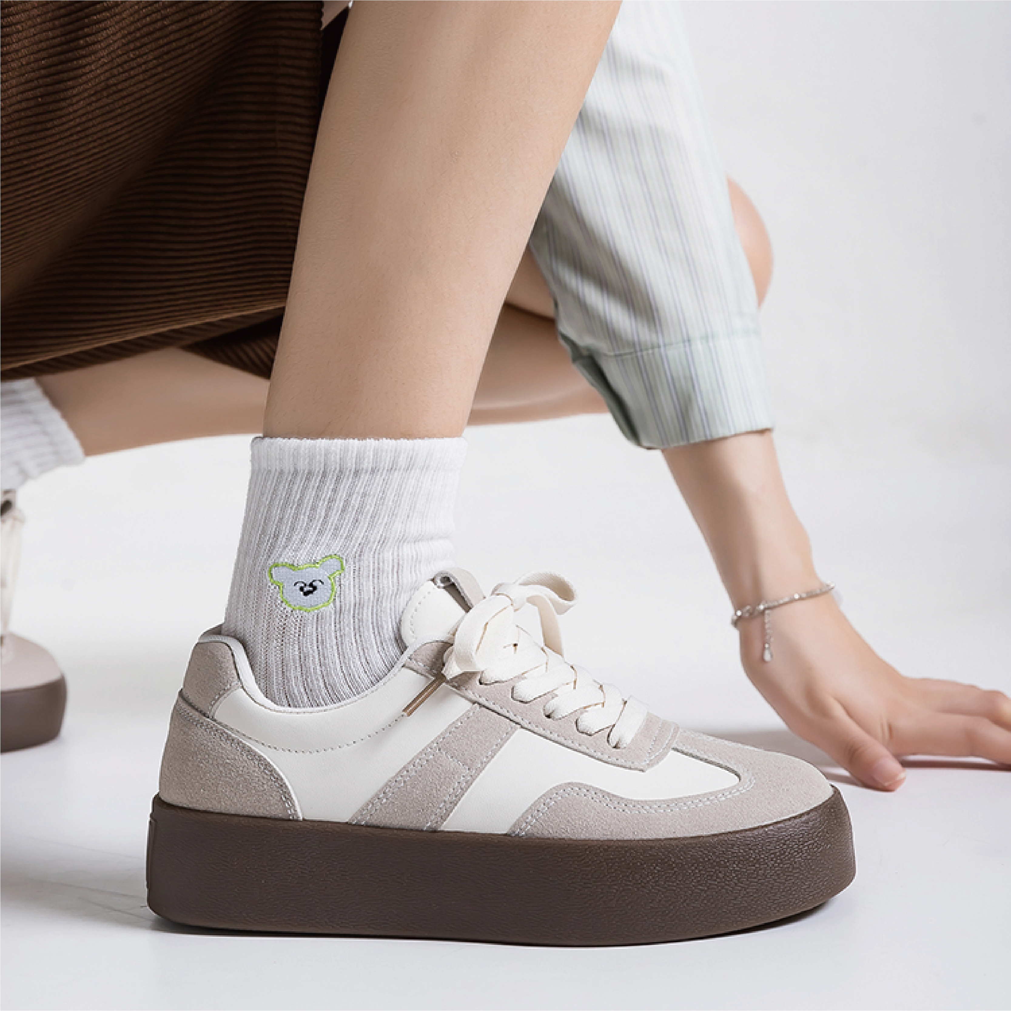 couple fashion sneakers comfortable walkingshoes casual laceup design nonslip sportsshoes for daily wear couple shoes ladiesfootwear low top trainer