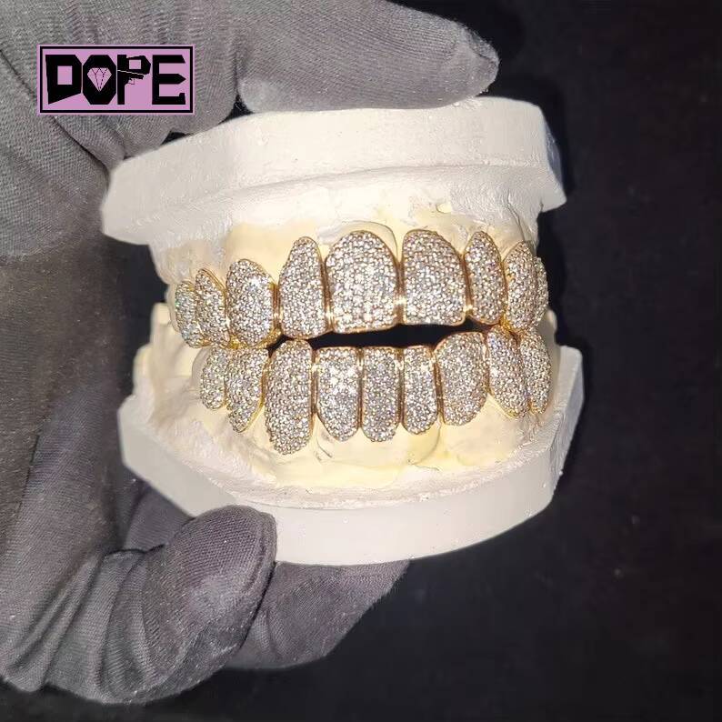 VVS Bling Iced Out Hip Hop Grillz Teeth 8x8 Custom Grillz for Teeth 925 Sterling Silver Moissanite Grillz