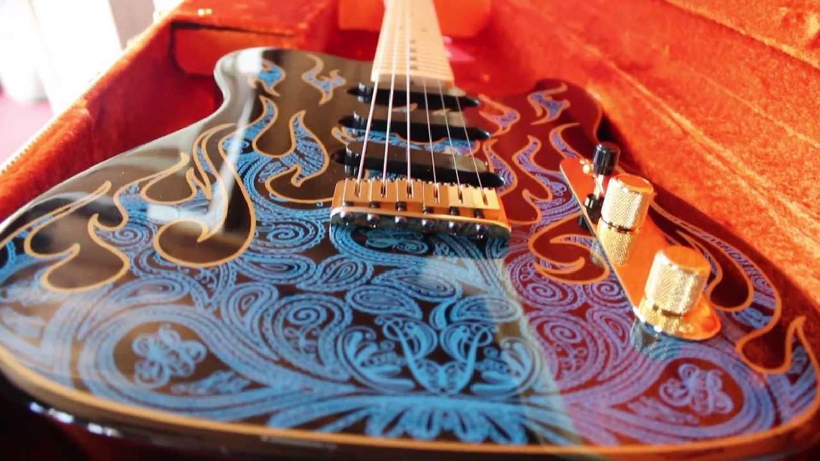 Custom Shop James Burton Signature MN Blue Paisley Flames Pattern Electric Guitar Maple Neck, Dot Inlay Gold Hardware