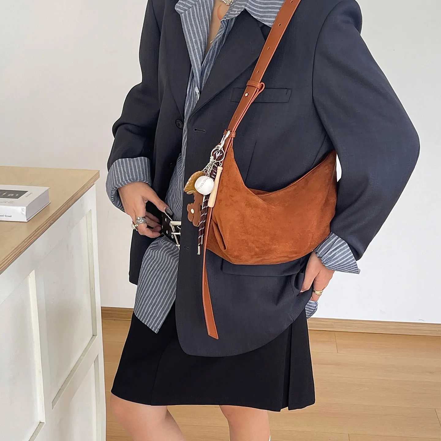 Suede Wen Luxury Design Underarm Bag 2025 New Vintage Ladies Shoder Handbag Fi Crossbody Casual Trendy High Quality Y251120