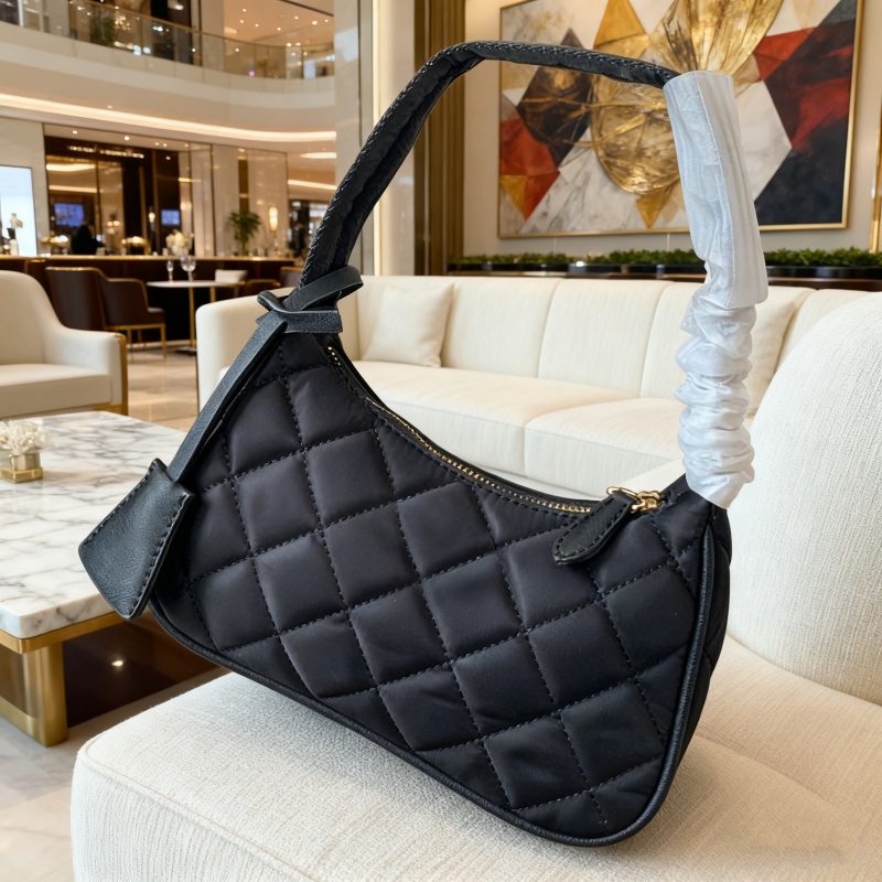 Nylon Handbag Hobo Bags Designer Bag Diamond Tote Bag Small Purses Handbags Women 10a