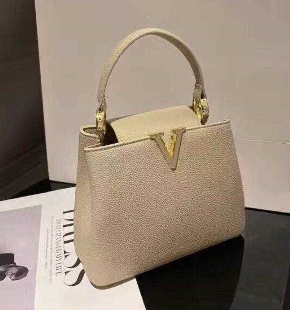 Women Capucines BB Bag Luxurious Handbag Designer Shoulder Bags s Designers Black Handbags Crossbody Wallet Clutch Backpack