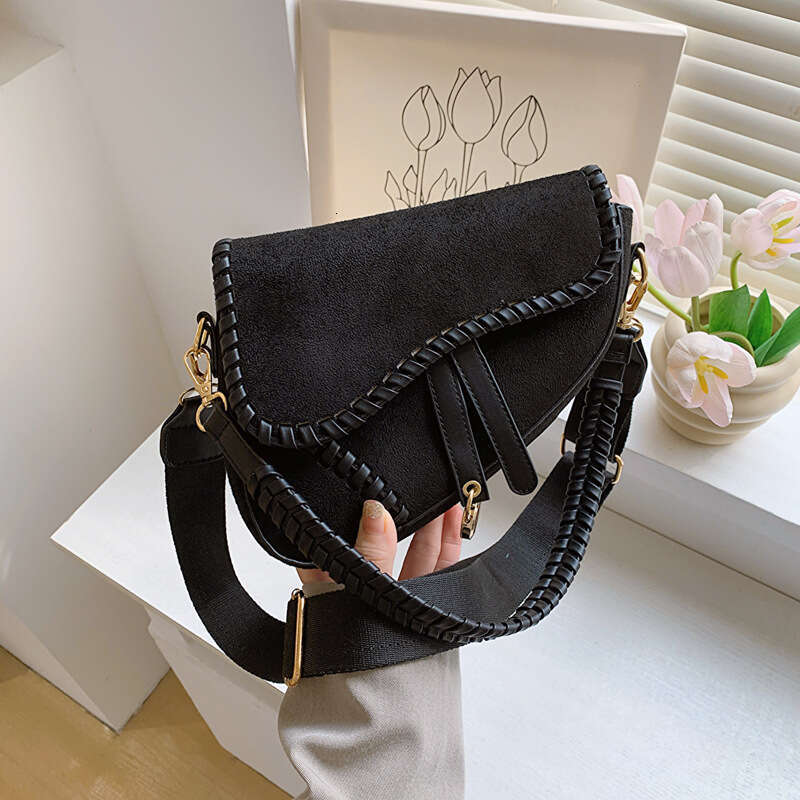Designer Bag Underarm Women's 2023 Autumn New Fashionable Single Shoulder Crossbody Suede Personalized Saddle Bag For Women