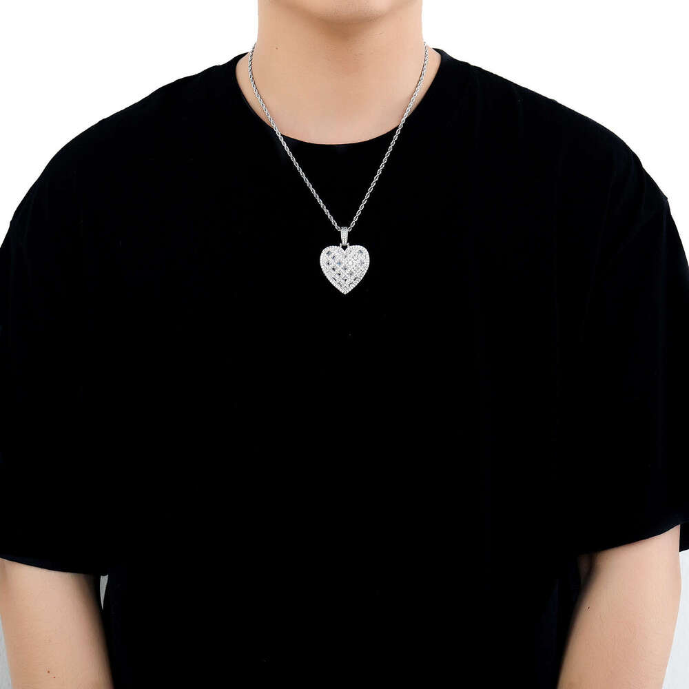 Luxury designer Ice out VVS Moissanite pendant necklace, Hip Hop men women heart pendant free shipping