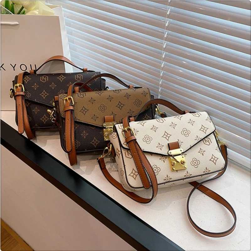 Fi Classic Wens Bag High Quality Small Square Bag Trend Brand Crossbody Bag Designer Luxury Handbag Shoder Bag Y251120