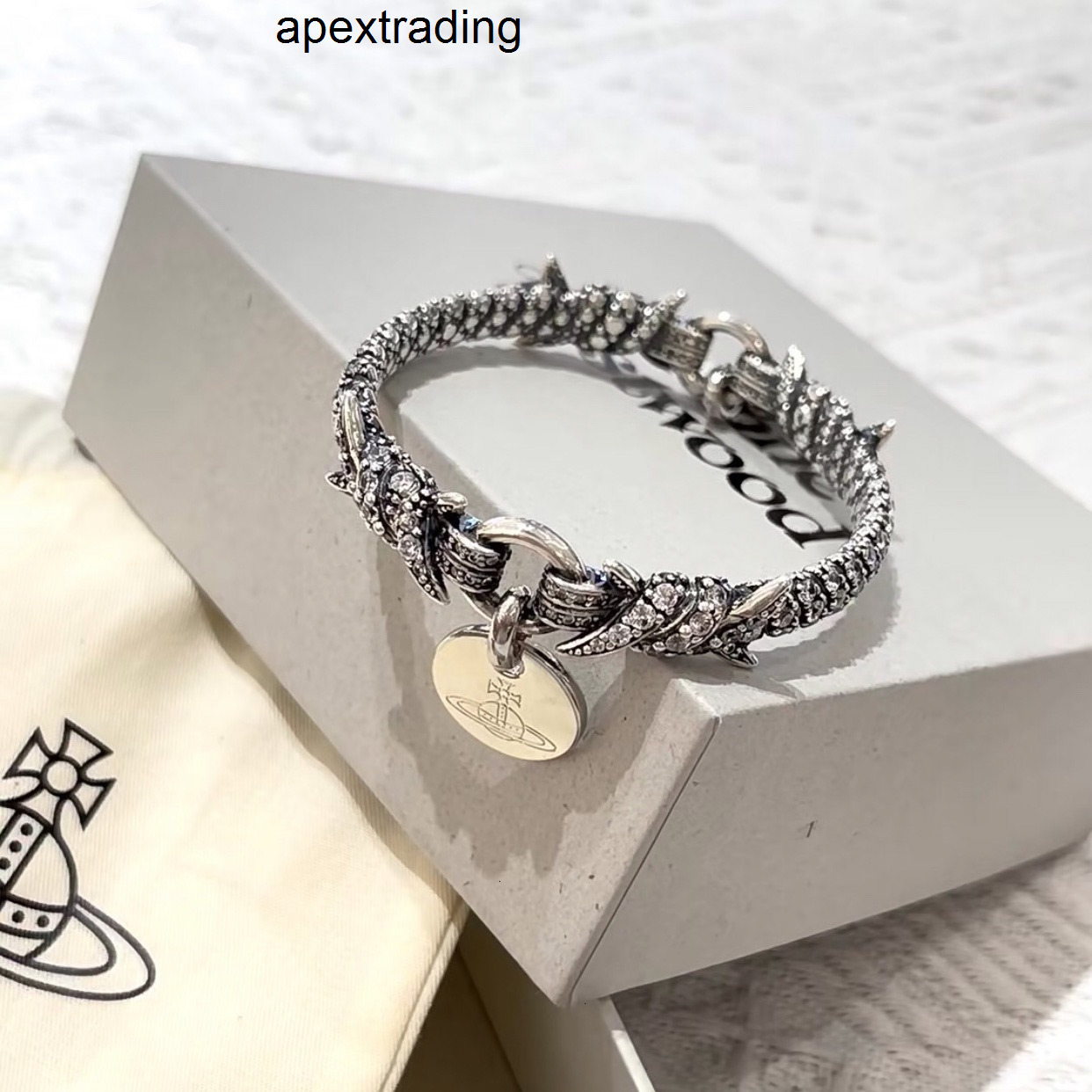 Vivienme''viviennenlies Designer Westwood Neclace Jewelry New Western Empress Dowager Punk Style Thorn Saturn Round Brand Bracelet Personalized Couple Mens a K5I1