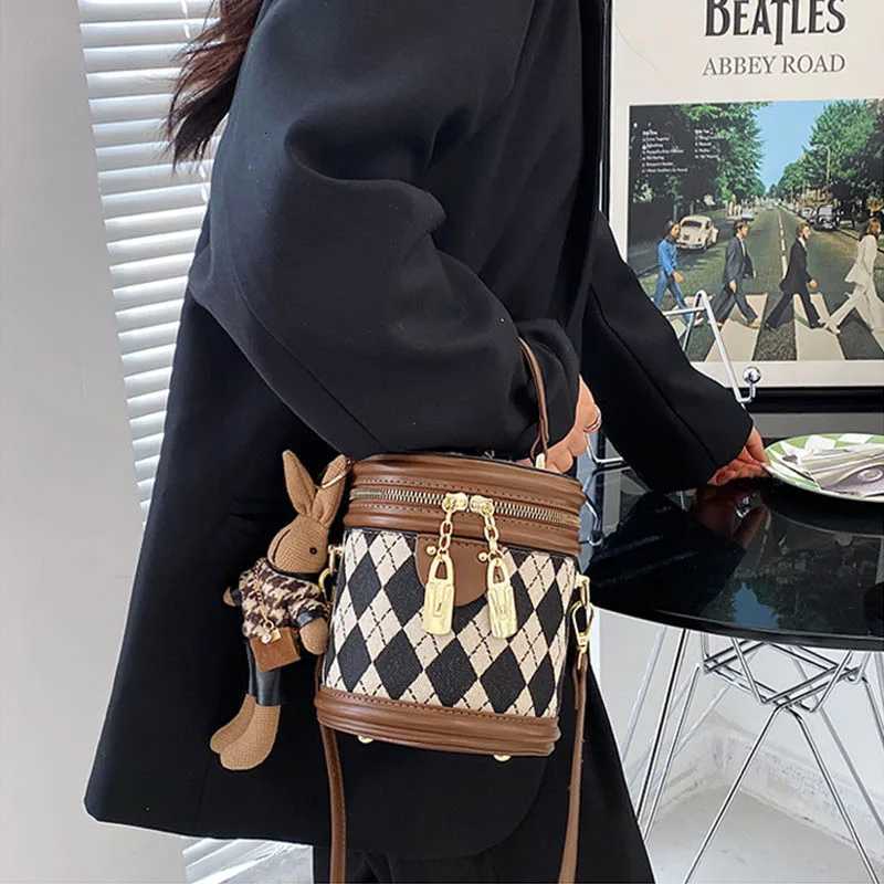 Wens Bag for Wen Fi Luxury Designer Zipper Small Handbags For Wen Leather Bucket Shoder Bag 2024 New Trend Pendant Y251120