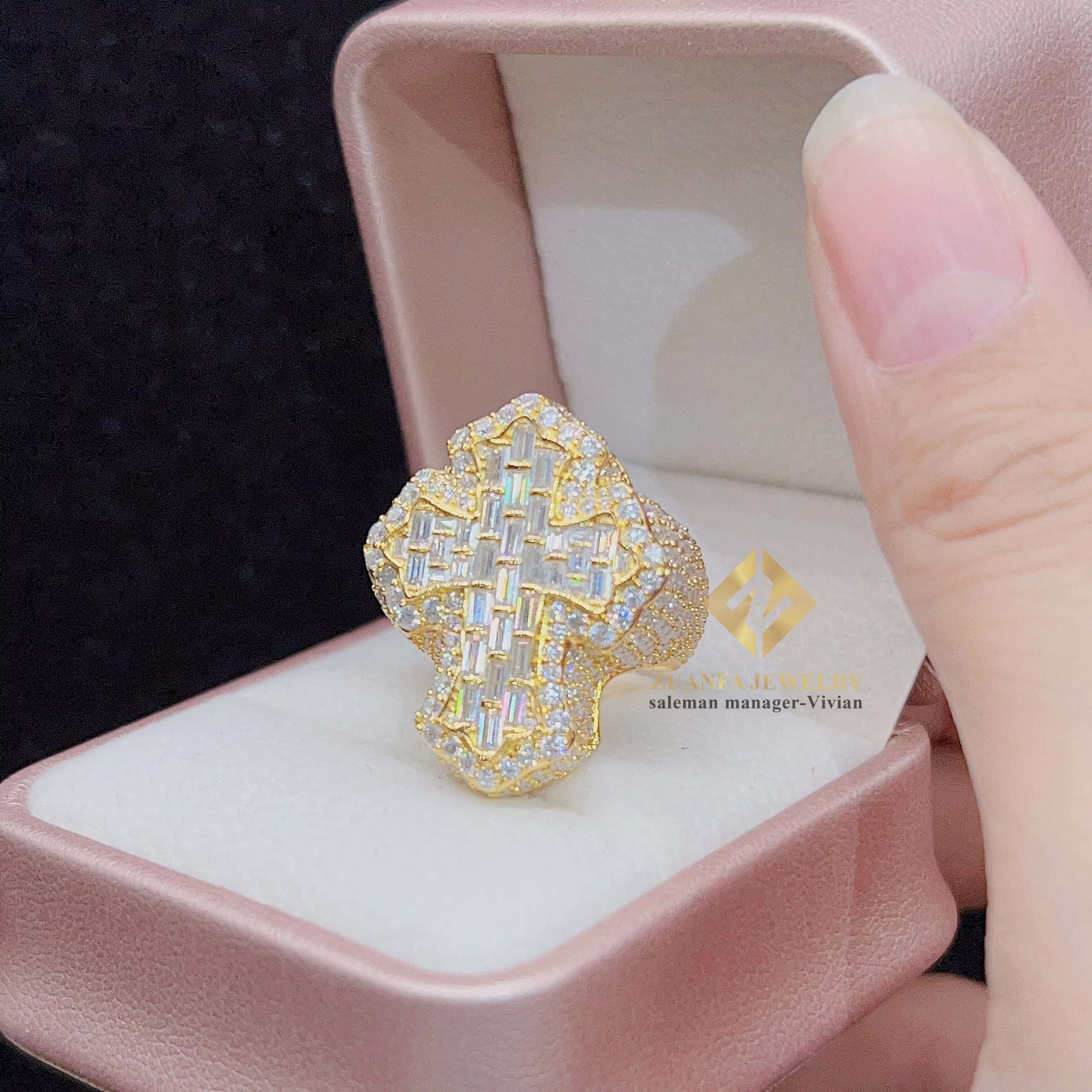 Ready to Ship Men S925 Sterling Silver Real Gold Plated Clawing Set Vvs Moissanite Diamond Iced Out Hip Hop Ring