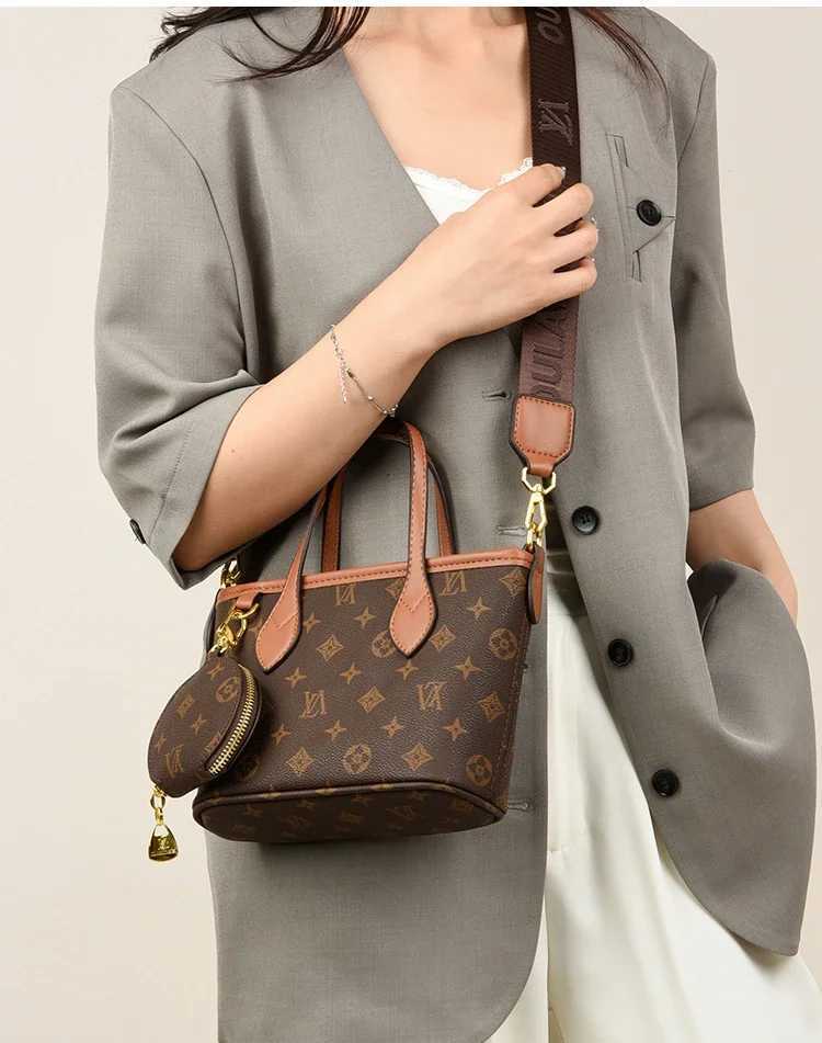 2025 Leather Underarm Bag Spacious Tote Purse for Wen Crossbody/Shoder Mti-Way Vintage Elegant Y251120