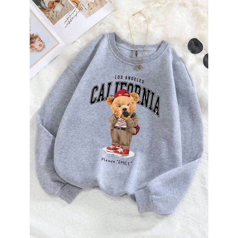 Fashion Women's Pullover Travel Photographer Bear Print Hoodie Breathable Loose Crew Neck Warm Sweatshirt Winter Clothing Y2k