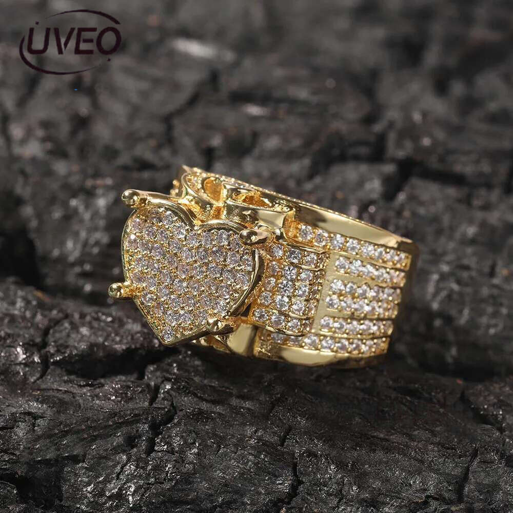 Band Hip Hop Claw Setting 3A Cubic Zirconia Bg Ice Out Heart Rings for Men Women Unisex Rapper Jewelry Gift Drop 230826