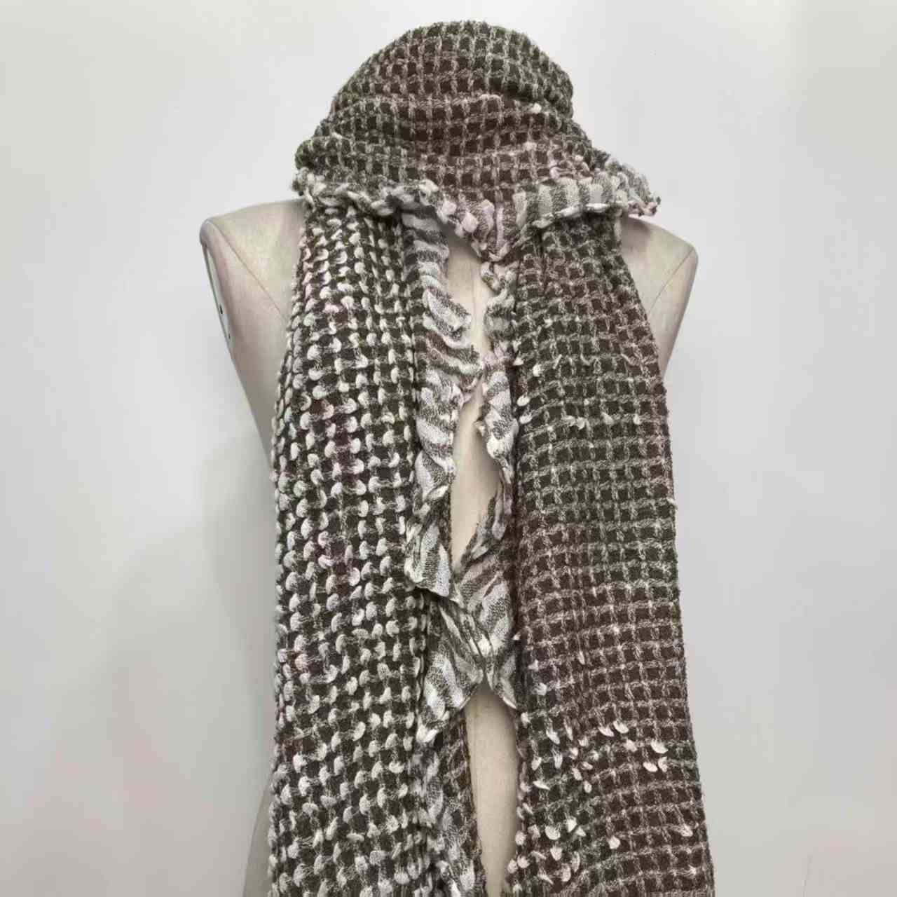 T513 Wandering Wasteland Pleated Elastic Soft Warm Comfort Scarf Shawl Women