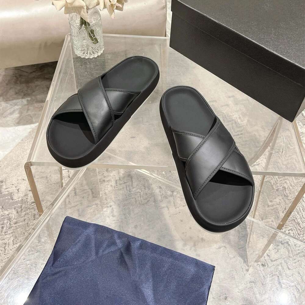 Men Size38-46 Genuine Leather Slippers Flat Platform Summer Slides Beach Flats Leisure Designer Shoes atillas De Hombre