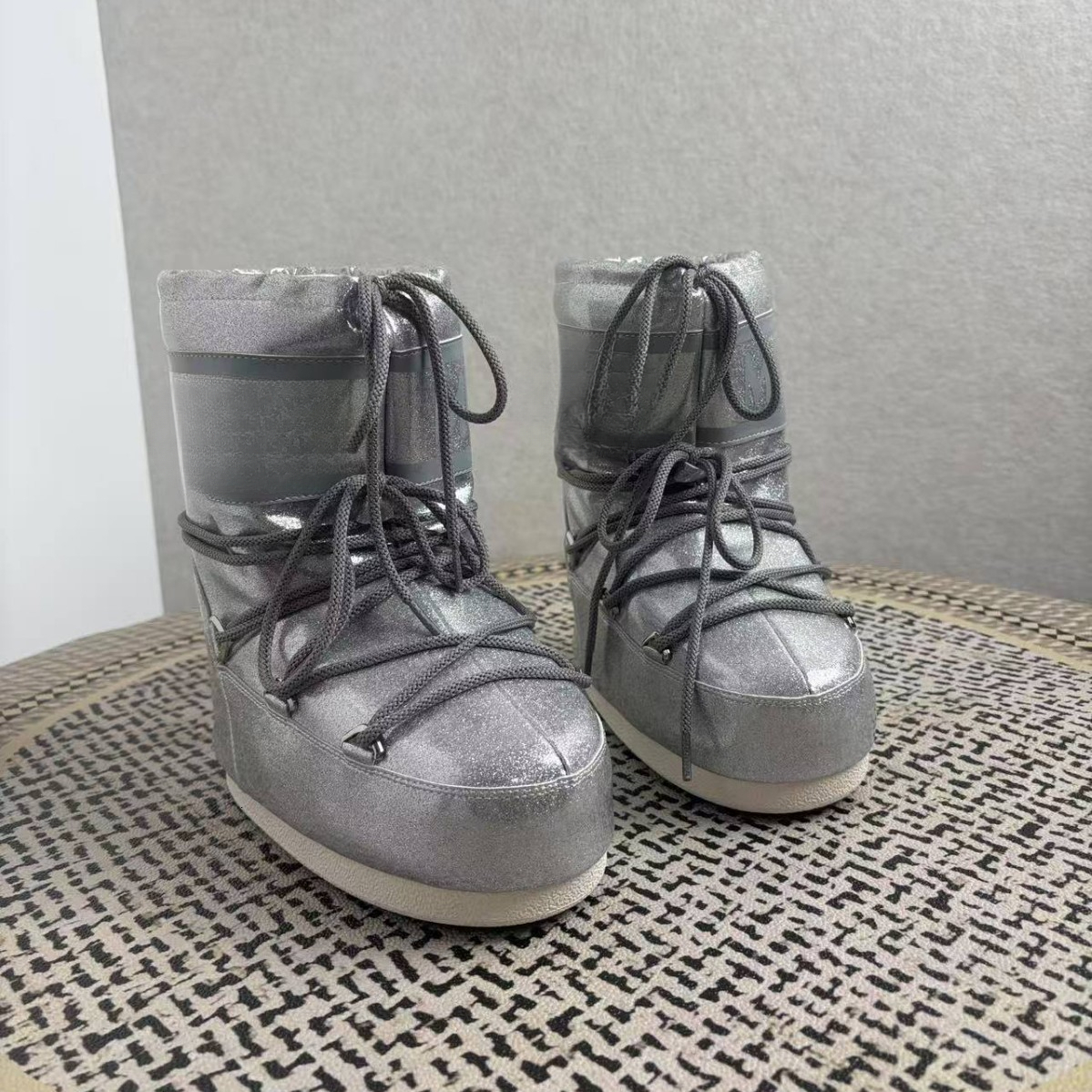 Designer's new winter long ski boots, warm high heels, anti slip snow boots, cotton shoes