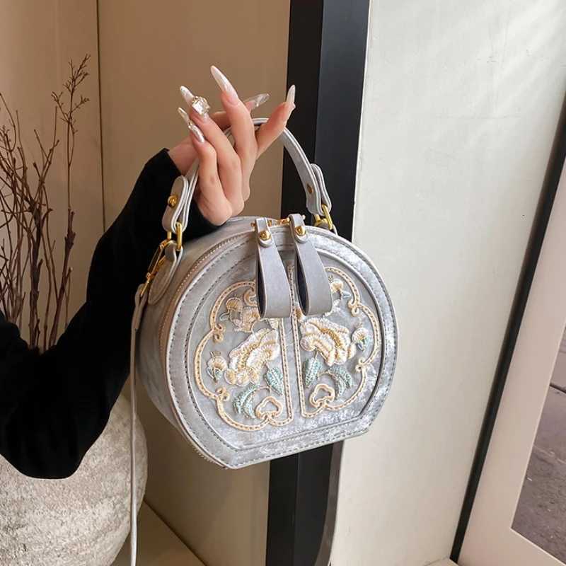 Elegant Embroidery Small Round Bag PU Material New Wens Artistic Niche Creative Design Crossbody Bag Ethnic Style Handbag Y251120